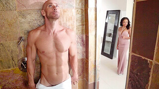 Redhead hottie gives a good blowjob in the shower