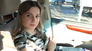 The secretary does not suspect that the boss wants to spunk in her throat